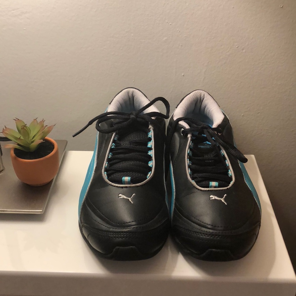 Puma woman’s shoes 👟 size 7  sports Black/Blue